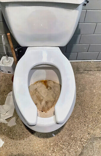 https://blockeddrainscannington.com.au/uploads/2025/07/blocked-toilet-27776.jpg