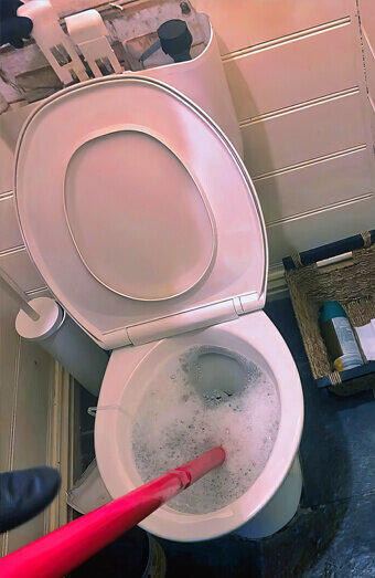 https://blockeddrainscannington.com.au/uploads/2025/07/blocked-toilet-74011.jpg